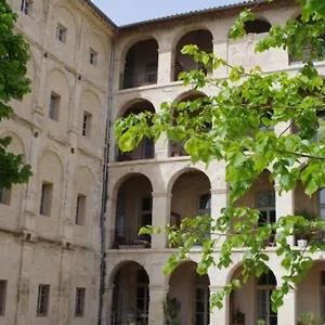 Clos Des Arts Suspendus Apartment