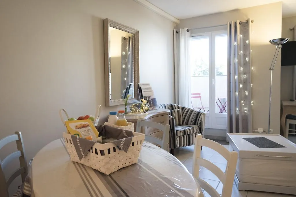Apartment Ferienwohnung Les Gemeaux Avignon Frankreich